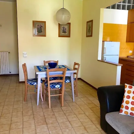 N210 - Numana, Trilocale Con Terrazzo A Due Passi Dal Mare アパート